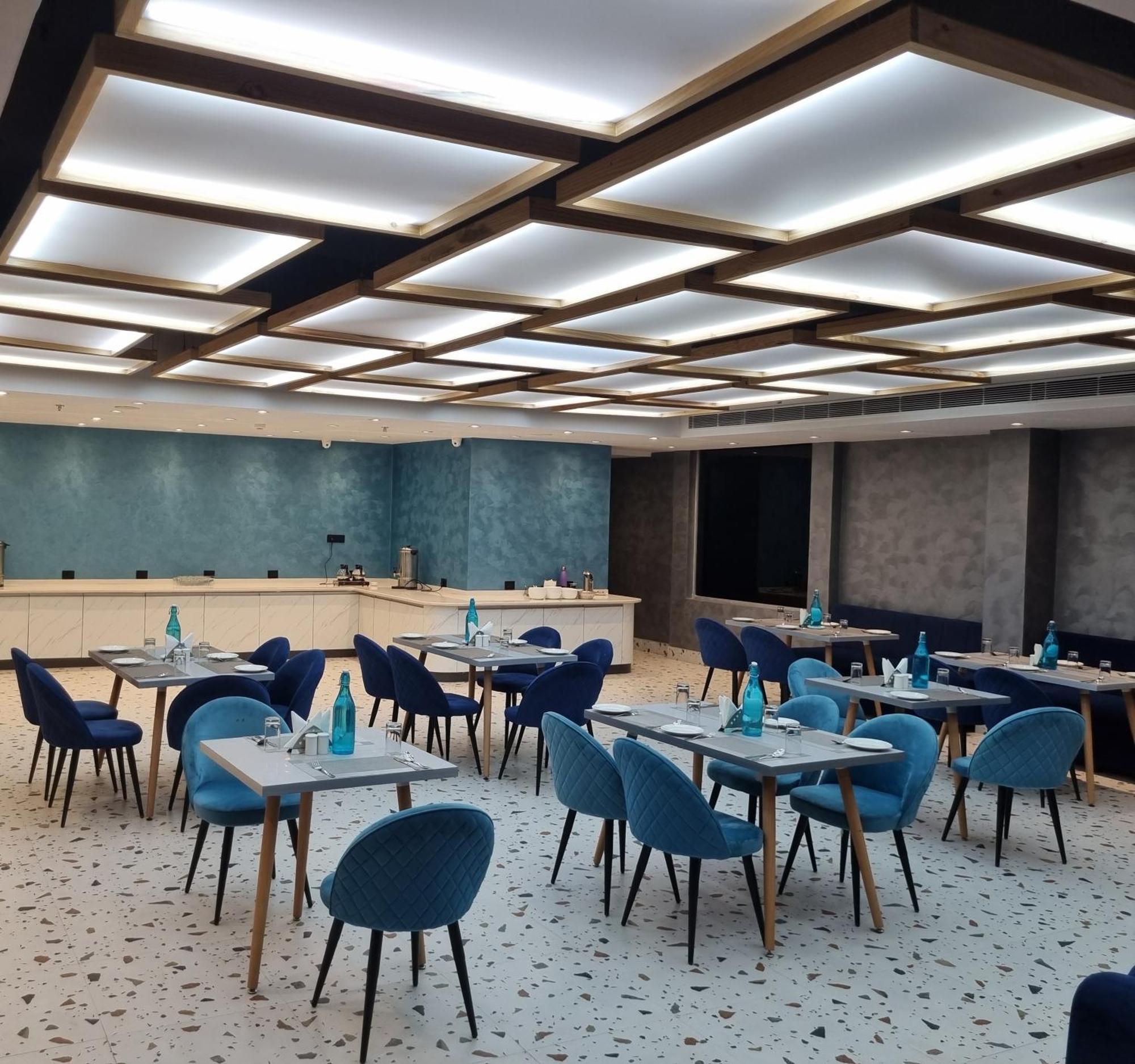 Dolphin Club Hotell Chinhat Exteriör bild