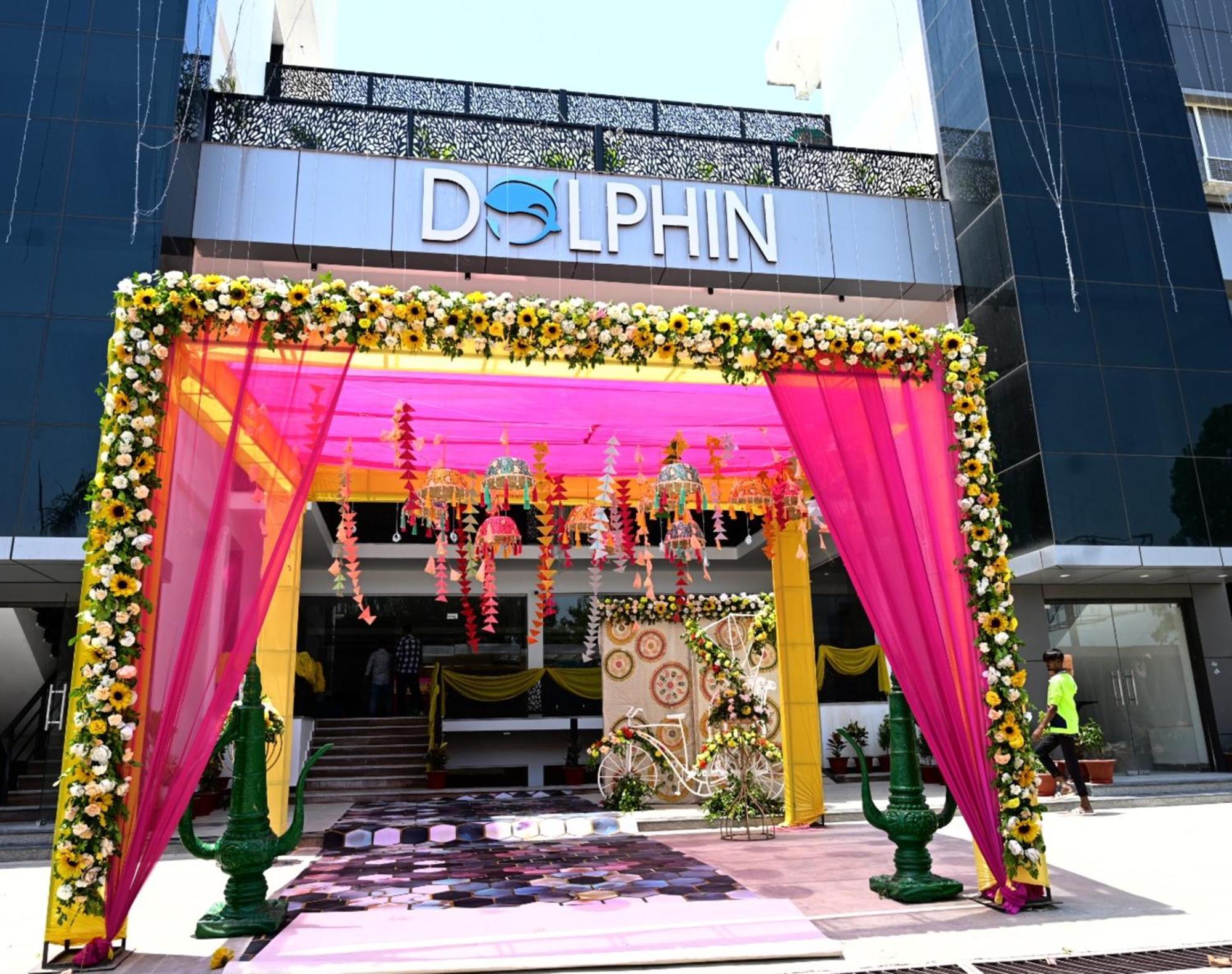 Dolphin Club Hotell Chinhat Exteriör bild